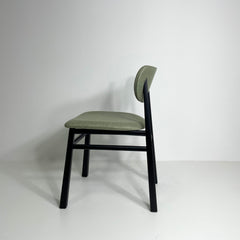 Cadeira sinuosa ebanizada - estofado linho verde outono