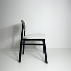 Cadeira sinuosa ebanizada - estofado linho branco cru