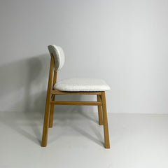 Cadeira sinuosa tauari - estofado boucle branco sheep