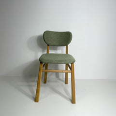 Cadeira sinuosa tauari - estofado linho verde Outono