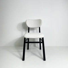 Cadeira sinuosa ebanizada - estofado linho branco cru - Veromobili | Móveis e Decoração