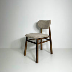 Cadeira sinuosa nogueira - estofado boucle marrom sheep - Veromobili | Móveis e Decoração