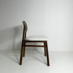 Cadeira sinuosa nogueira - estofado linho branco cru - Veromobili | Móveis e Decoração